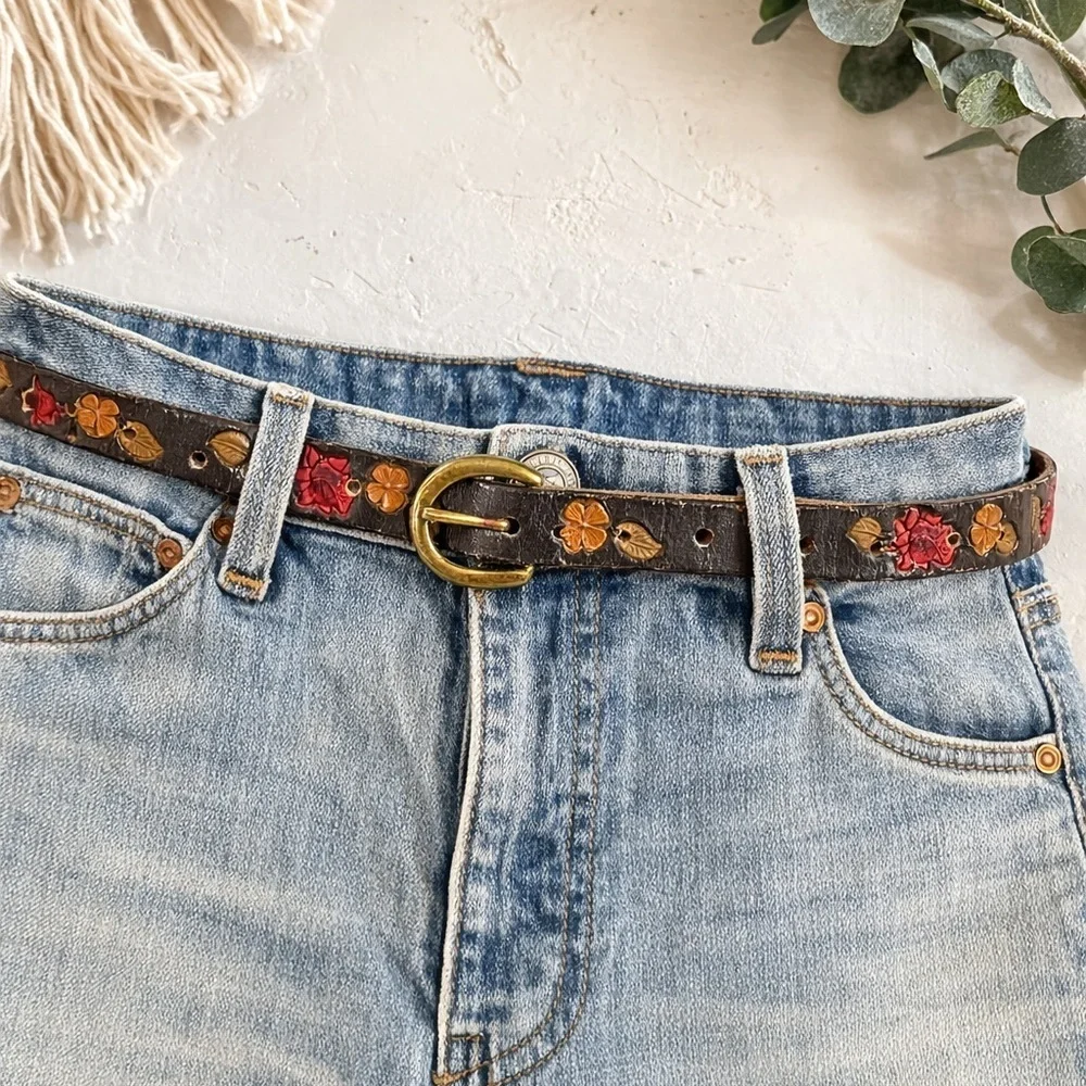 Vintage Hand-Tooled Leather Floral Belt – 40” Western Boho